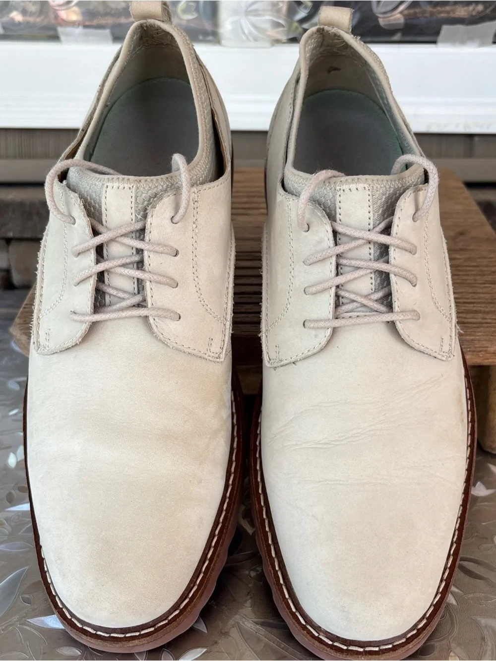 Johnston & Murphy Cream Suede Lace-Up Oxfords with Brown Soles 10.5